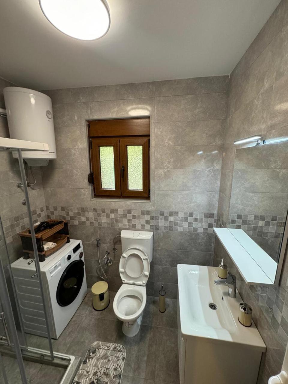 Apartment Vento Di Bocche III Kotor Exterior photo